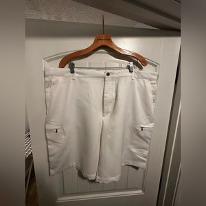 Izod golf shorts, white, size 44, nwt